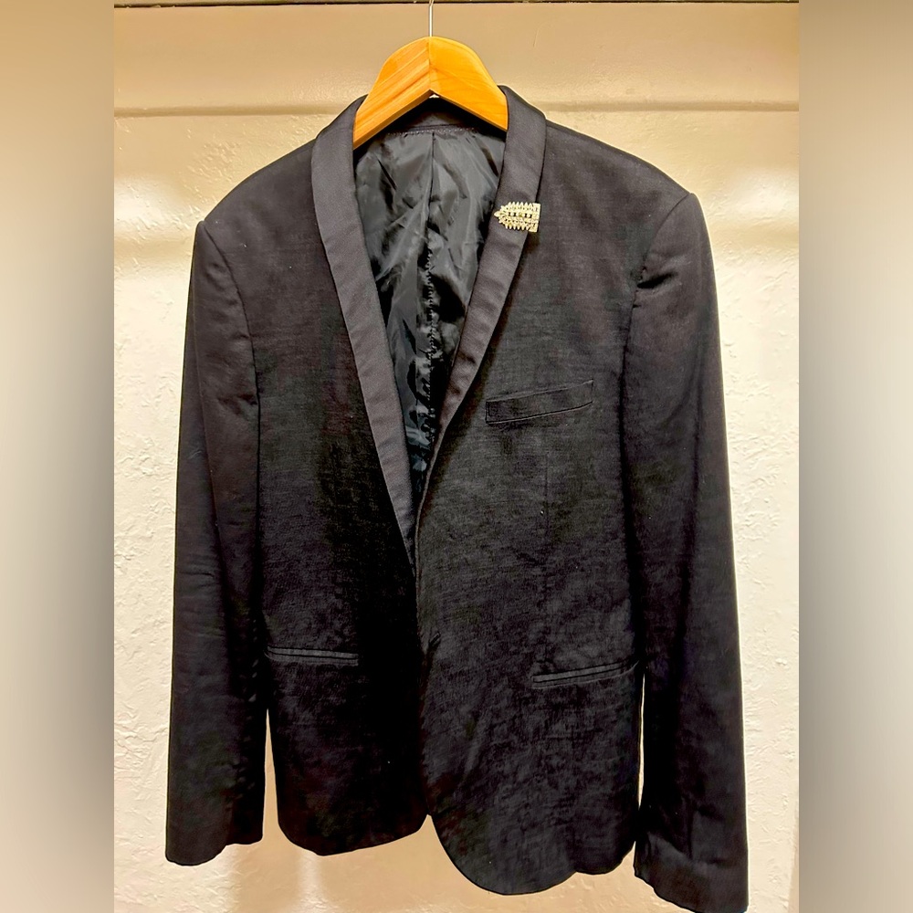TOPMAN tailored black cotton tuxedo jacket. Black satin collar. Slim fit.